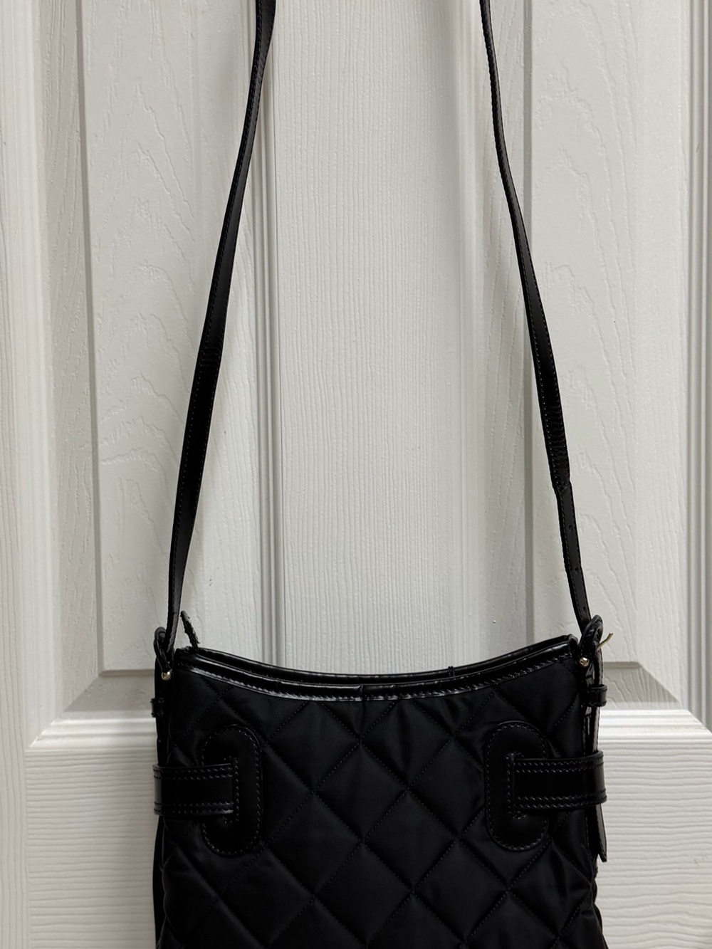 Burberry Black Quilted Shoulder /cross body Bag with Gold-Tone Hardware - Picture 2 of 9